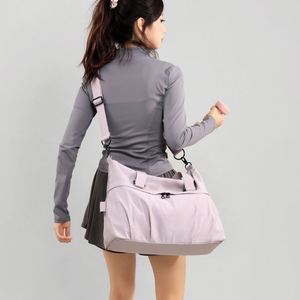 Bolso de Hombro 3 en 1 de Nailon Resistente al Agua para Mujer, Bolso Versátil con Cierre, para la Calle y el Gimnasio |   Bolso convertible tipo bandolera para todo uso - Product Image 3