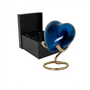 Urne en forme de cœur avec support et boîte Urne souvenir pour cendres humaines Honore votre bien-aimé avec Mini urne pour femmes et hommes Cadeau funéraire - Product Image 1