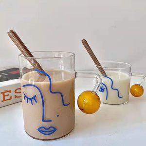 Kreative neuartige moderne Glas becher mit Gesichts muster nach Hause Glaswaren täglich Tee Kaffeetassen Saft Milchglas mit Griff - Product Image 5