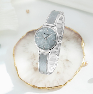 Reloj de Pulsera de Cuarzo Minimalista y Moderno para Mujer con Espejo en Forma de Rombo, Nuevo Reloj Elegante e Informal de Gran Tamaño - Product Image 5