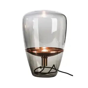 Luminária de mesa de vidro decorativa, lâmpada de mesa de vidro postmoderna para sala de estar, luz de luxo e design decorativo