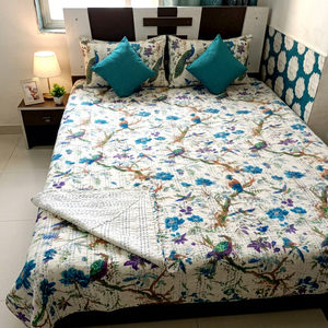 Couvre-lit moderne bohème en coton imprimé floral et oiseaux, patchwork, blanc et bleu, pour la maison et l'hôtel, fait main indien Kantha - Product Image 2