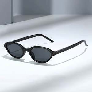 Gafas de Sol Retro de Moda 2026 con Logotipo Personalizado, Montura Pequeña de PC para Hombre, Estilo Punk, UV400, Remaches, Ovaladas, Ojo de Gato, para Mujer - Product Image 2