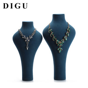 Buste de présentation de bijoux en velours bleu, fait main, de haute qualité, personnalisé par DIGU, élégant, pour bijoux - Product Image 2