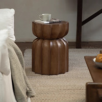 Table basse en bois moderne PurelyFeel avec design sculpté en racine, idéale pour salon et usage commercial, facile à nettoyer
