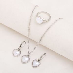 Conjunto de Collar, Pendientes y Anillo de Oro de Moda con Colgante de Corazón, Joyería de Regalo para Mujer - Product Image 1