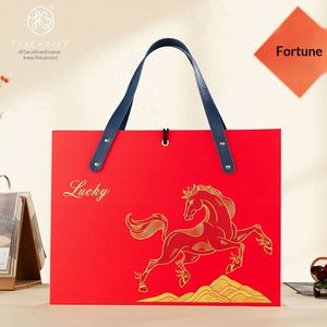 Caja de Regalo de Vino Tinto y Brandy para el Año Nuevo Chino 2026, Paquete Doble con Impresión de Serigrafía en Bronce y Logotipo Empresarial Personalizado - Product Image 5