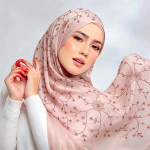 ผ้าคลุมฮิญาบยาวแบบใหม่ ผ้าซาตินเครปสีพื้น กันลื่น พร้อมปักเลื่อม ผ้าคลุมฮิญาบผ้าฝ้ายสำหรับผู้หญิง - Product Image 1