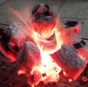 Chất lượng cao Việt Nam gỗ cứng than đen Nhà cung cấp hàng đầu cho ngoài trời BBQ nướng và cà phê nấu ăn - Product Image 6