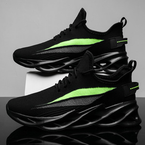 รองเท้าลำลองของผู้ชายแฟชั่นใหม่ดีไซน์ตาข่ายระบายอากาศและใส่สบายอเนกประสงค์และทันสมัยพร้อมคุณสมบัติกันลื่น - Product Image 4