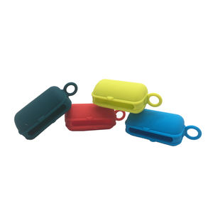 Soporte de silicona para bolsas de caca de Mascota, accesorio personalizado con forma de monedero con gancho de Metal, dispensador de caca de perro, fácil de acoplar a mochila y correa - Product Image 4