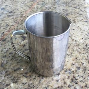 ถ้วยตวงสแตนเลส 304 ขนาด 500 มล. พร้อมเครื่องหมายบอกปริมาตรสำหรับใช้ในครัวและการอบขนม - Product Image 3