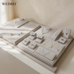 Support de présentation de bijoux multi-niveaux en velours gris personnalisé WEIMEI avec plateau pour collier, boucles d'oreilles, bague, bracelet, ensemble de présentation de bijoux - Product Image 1