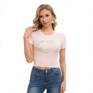Camiseta sin mangas de verano para mujer Comodo7, tela de malla de alta calidad, estampado lindo bordado, con letras de diamantes de imitación y patrón de corazón. - Product Image 1