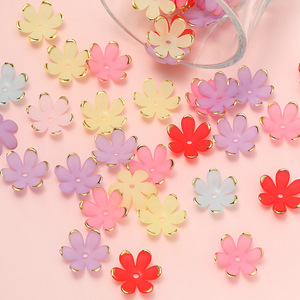 ลูกปัดอะคริลิกรูปดอกไม้ขอบสีทอง ขนาดกลาง อุปกรณ์ทำเครื่องประดับ DIY สำหรับงานฝีมือ - Product Image 1