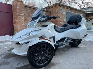 Triciclo Can-Am <span class=keywords><strong>Spyder</strong></span> Limited de Turismo Premium Usado, Motor Rotax de 1000-1500cc, Asientos con Calefacción y CarPlay - Product Image 2