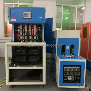 Macchina Soffiatrice Industriale Semi-Automatica a 4 Cavità per Bottiglie in PET, Plastica, Acqua e Cosmetici, Lavorazione della Gomma, Guangzhou - Product Image 3