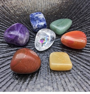 Juego de 7 piezas de Chakra Gran regalo <span class=keywords><strong>para</strong></span> <span class=keywords><strong>principiantes</strong></span> Piedras de cuarzo caídas de 7 Chakra con bolsa <span class=keywords><strong>para</strong></span> meditación y espiritualidad - Product Image 2