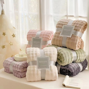 Coperta in pile di <span class=keywords><strong>flanella</strong></span> intrecciata color corallo, bifacciale, per tutte le stagioni, 100% poliestere, atossica, con motivo a righe, per letto, stile europeo - Product Image 3
