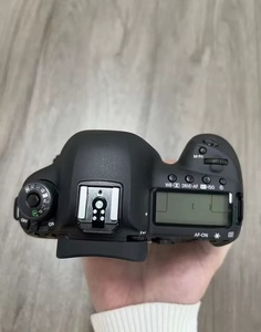 กล้องดิจิตอล SLR มือสอง รุ่น 5D Mark IV คุณภาพสูง เซ็นเซอร์ CMOS ระดับมืออาชีพ บันทึกภาพได้อย่างมืออาชีพ ราคาประหยัด - Product Image 3