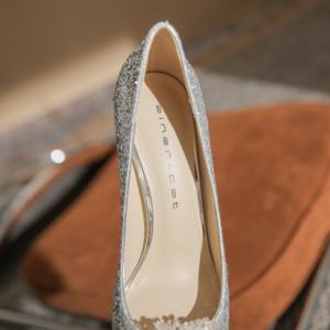 Zapatos de Tacón Alto de Cuero Dorado para Novia, Estilo Chino, Color Champán, con Detalle de Lazo, Sofisticados, para Bodas de Verano - Product Image 5