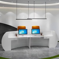 Comptoir de réception semi-circulaire créatif, finition brillante, comptoir de consultation en esthétique médicale, design incurvé pour les entreprises