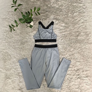 Ensemble de sport respirant d'été taille haute, effet push-up fessier et compression abdominale, comprenant un soutien-gorge de sport très élastique et un legging, 2 pièces, pour la course - Product Image 4