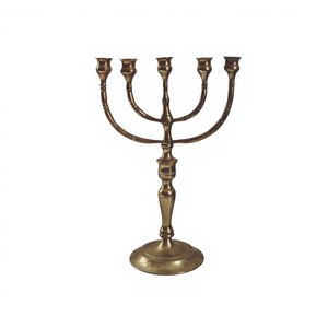 Candélabre vintage à 5 bras en laiton, style antique, pour Hanouka, événements et fêtes juives, accessoires de décoration de table - Product Image 1