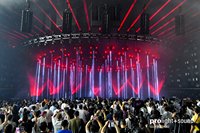 COMET SPRO S2000 STROBE Éclairage de scène à tête mobile matricielle inclinable étanche 1500W RGB+W LED avec panneau à 14 segments + tube blanc à 28 sections