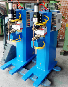 Soudeuse par points automatique robuste et personnalisable pour métaux, équipement de soudage de goujons en état neuf avec options de tension 220V et 380V - Product Image 4