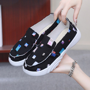 2025 nouveau modèle chaussures en toile respirante pour femmes pour l'été fermeture à enfiler légère et plate pour les étudiants - Product Image 3