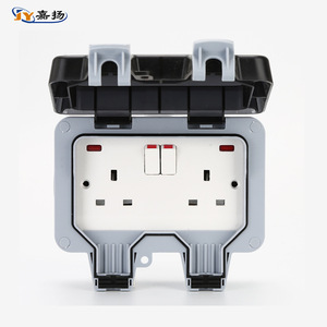 เต้ารับติดผนังกันน้ำ JY สำหรับภายนอกอาคาร 2 ช่องเสียบ IP66 วัสดุ ABS มาตรฐานการต่อสายดิน 240V แบบปลั๊ก UK - Product Image 1