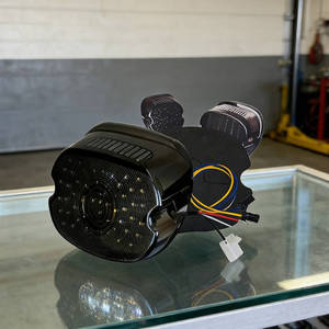 Feu arrière de moto LED personnalisé, accessoire de moto classique à l'ancienne - Product Image 1