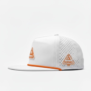 Casquette de golf snapback premium imperméable à 5 panneaux OEM avec patch en PVC, découpe au laser, performance, chapeaux classiques personnalisés - Product Image 3