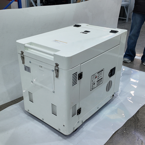 Générateur diesel silencieux 9,0 kW monophasé/triphasé pour usage commercial et environnements nécessitant une faible sonorité - Product Image 4