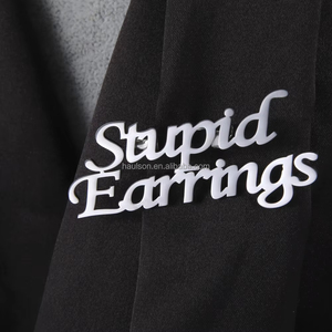 Tùy chỉnh DIY thép không gỉ Thư Tiếng Anh Tên tag huy hiệu Trâm cá nhân khắc laser mạ hợp kim kim loại quần áo Pin - Product Image 3