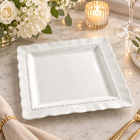 Assiette de présentation carrée Wojia 13 pouces rouge, écologique, avec revêtement poudré, bord festonné perlé de luxe, sous-assiette en plastique pour mariage et fête