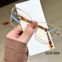 Lunettes de vue pour femmes de haute qualité, anti-lumière bleue, monture en métal, style œil de chat, verres personnalisés pour la myopie