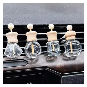 Botol kaca minyak esensial aromaterapi modis, ornamen gantung mobil parfum penyegar udara mobil