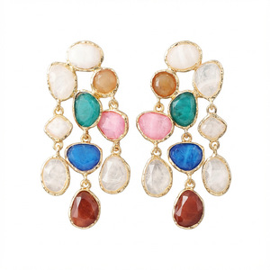 Orecchini pendenti a strati con pietre irregolari multicolori stile Boho, con nappe e gancio a goccia, montatura dorata, gemme arcobaleno, gioielli da donna per la spiaggia - Product Image 2