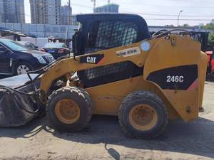 รถตักล้อยาง CAT 246C มือสอง สำหรับงานก่อสร้างและขนย้ายวัสดุ - Product Image 1