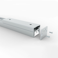 AEF-010 ~60 ° +100 °   Lentille linéaire LED en PMMA de qualité optique à faisceau moyen pour vitrines et étagères