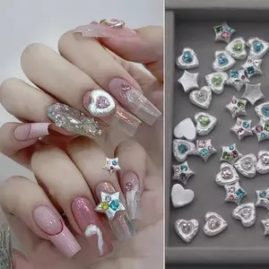 Toptan reçine renkli Rhinestone kristal tırnak aksesuarları Pour nel tasarımcı tırnak takılar dökün