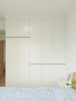 Armoire de chambre modulaire sur mesure avec éclairage LED, grande capacité, durable, en bois écologique, design moderne, portes battantes au sol