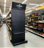 Présentoir en panneau perforé noir, forte capacité de charge, idéal pour la promotion en magasin et la présentation des produits.