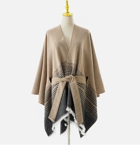 Simple and stylish short outer cloak for autumn and winter - Product Image 1