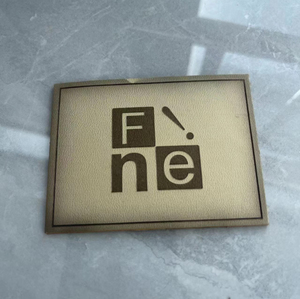 Bán Buôn Thân Thiện Với Môi Da Dập Nổi Nhãn Cho Quần Jean Quần Áo Biểu Tượng Tùy Chỉnh Da Vá Cho Quần Áo - Product Image 1