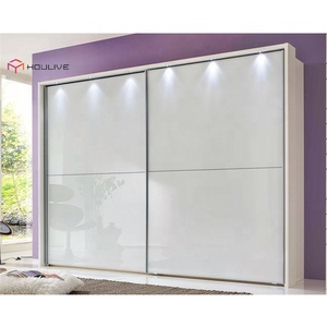Armadio con <span class=keywords><strong>Ante</strong></span> <span class=keywords><strong>Scorrevoli</strong></span> di Lusso Colore Chiaro Finitura Lucida UV in Legno e Design a Pannelli per Camera da Letto HOULIVE - Product Image 3