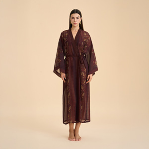 Bata de satén suave para mujer, de gasa estampada, manga larga, color marrón dorado, bordada, holgada, para dormir, ropa de casa cómoda - Product Image 3