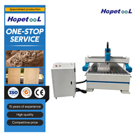 Machine de fraisage CNC 1325 pour la fabrication d'armoires en bois avec broche à refroidissement par eau et servomoteur en option 4x8